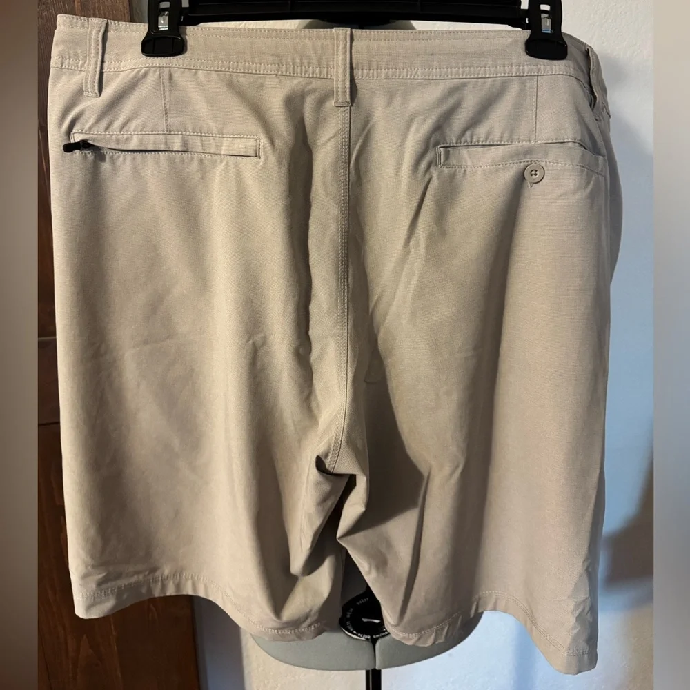 4 Pair Hang Ten Men's Everyday Hybrid Shorts in Black, Gray, Navy, and Khaki - Picture 13 of 13